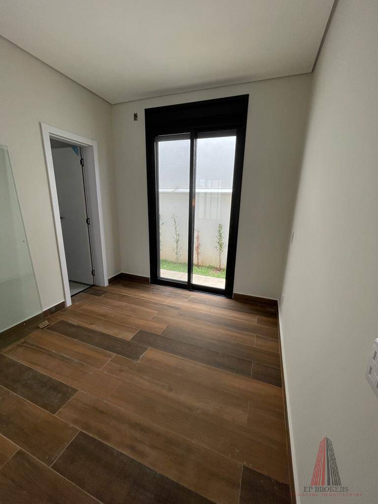 Casa à venda com 3 quartos, 200m² - Foto 14