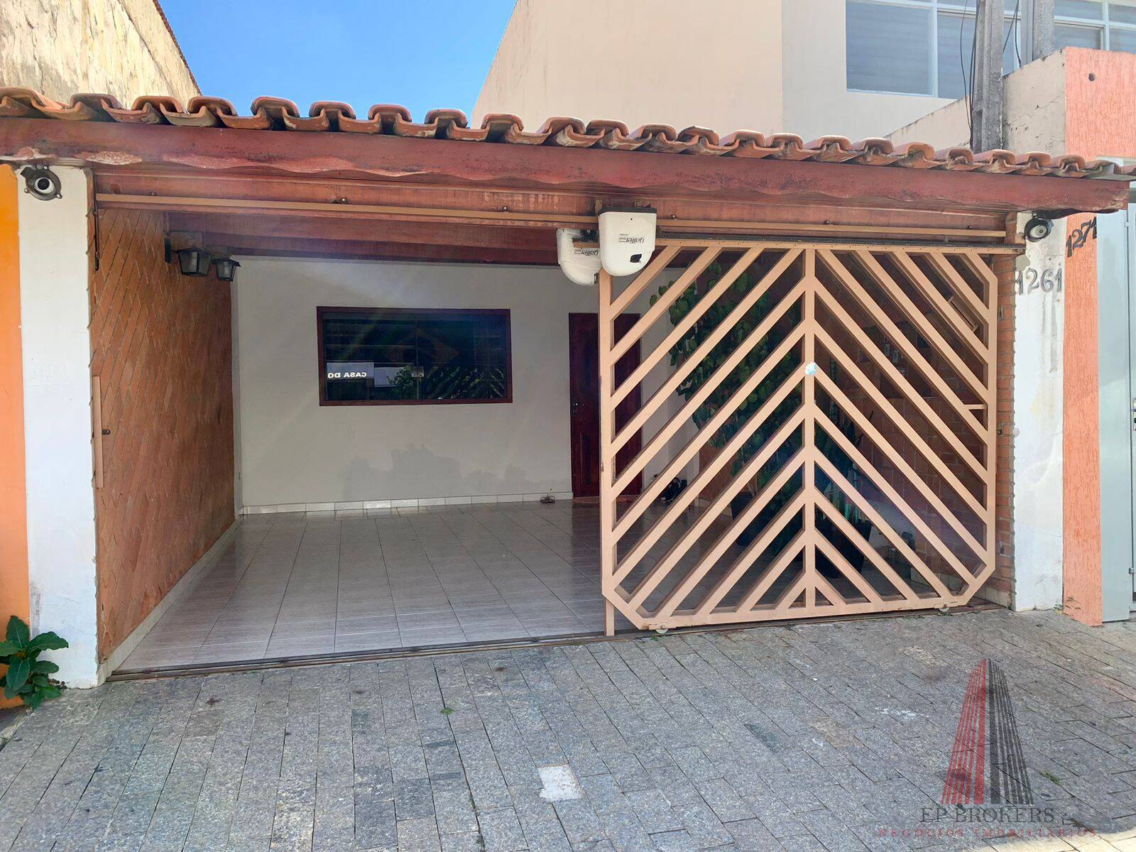 Casa à venda com 2 quartos, 114m² - Foto 1