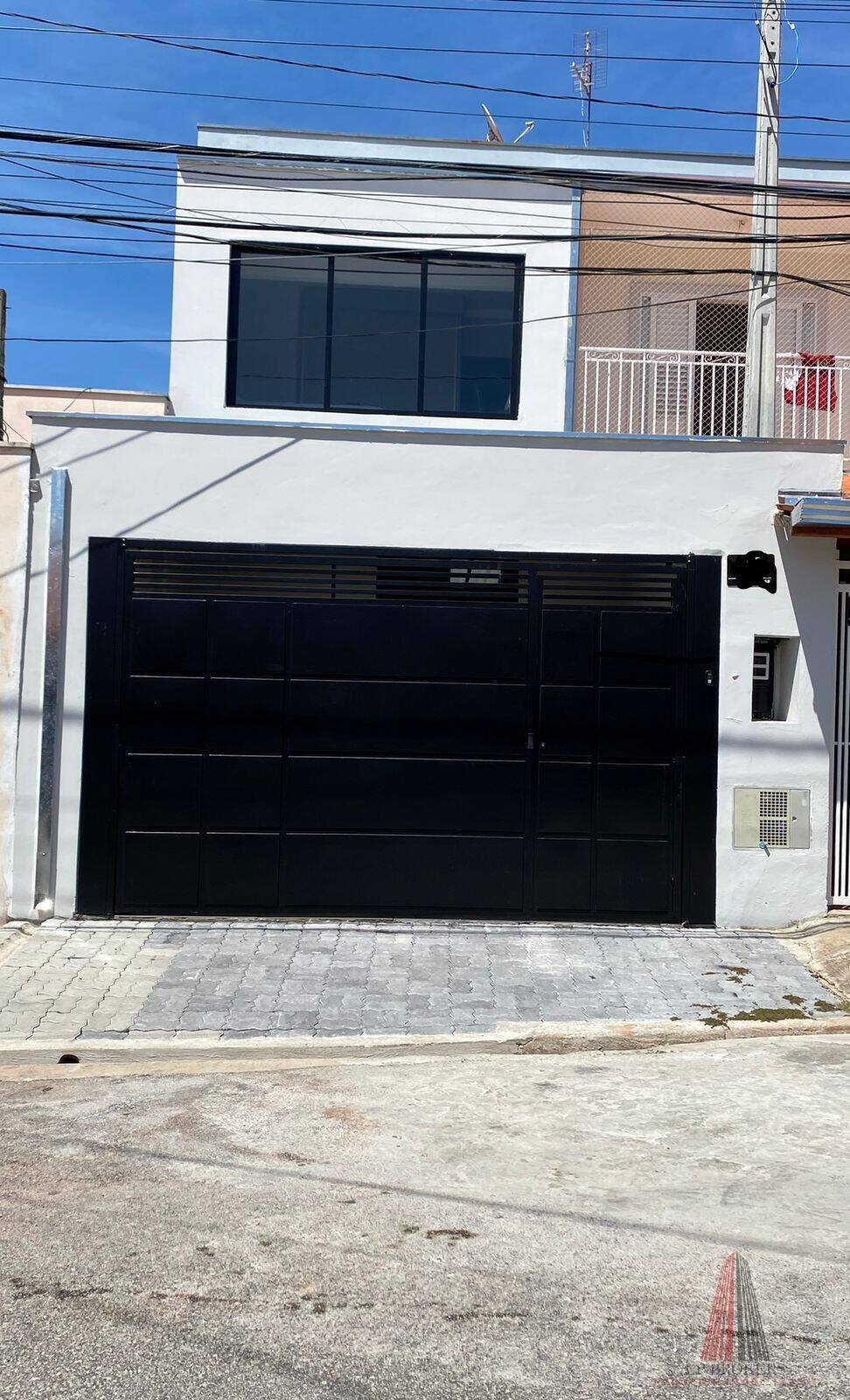 Casa à venda com 2 quartos, 140m² - Foto 1