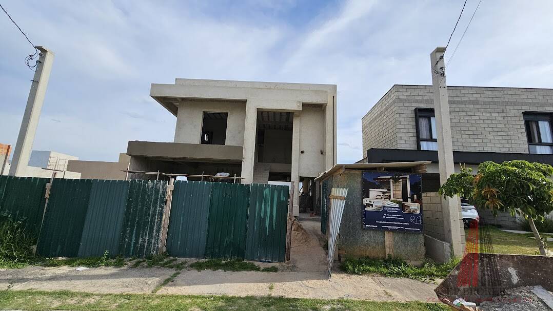 Casa de Condomínio à venda com 3 quartos, 223m² - Foto 1