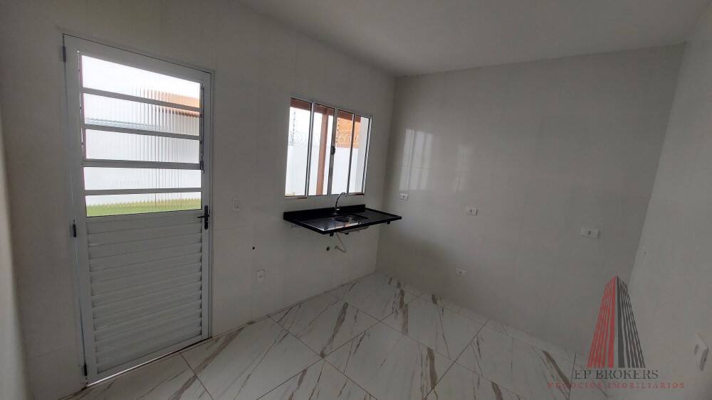 Casa à venda com 2 quartos, 68m² - Foto 5