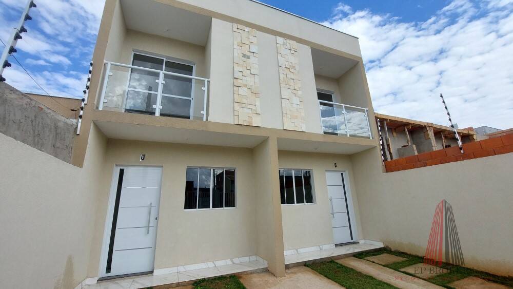 Casa à venda com 2 quartos, 68m² - Foto 1