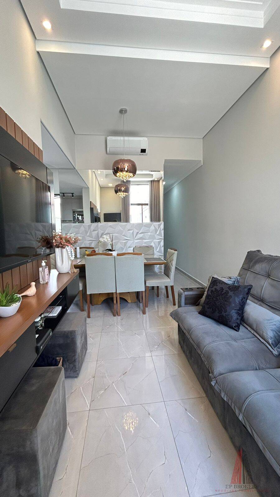 Casa à venda com 2 quartos, 75m² - Foto 2