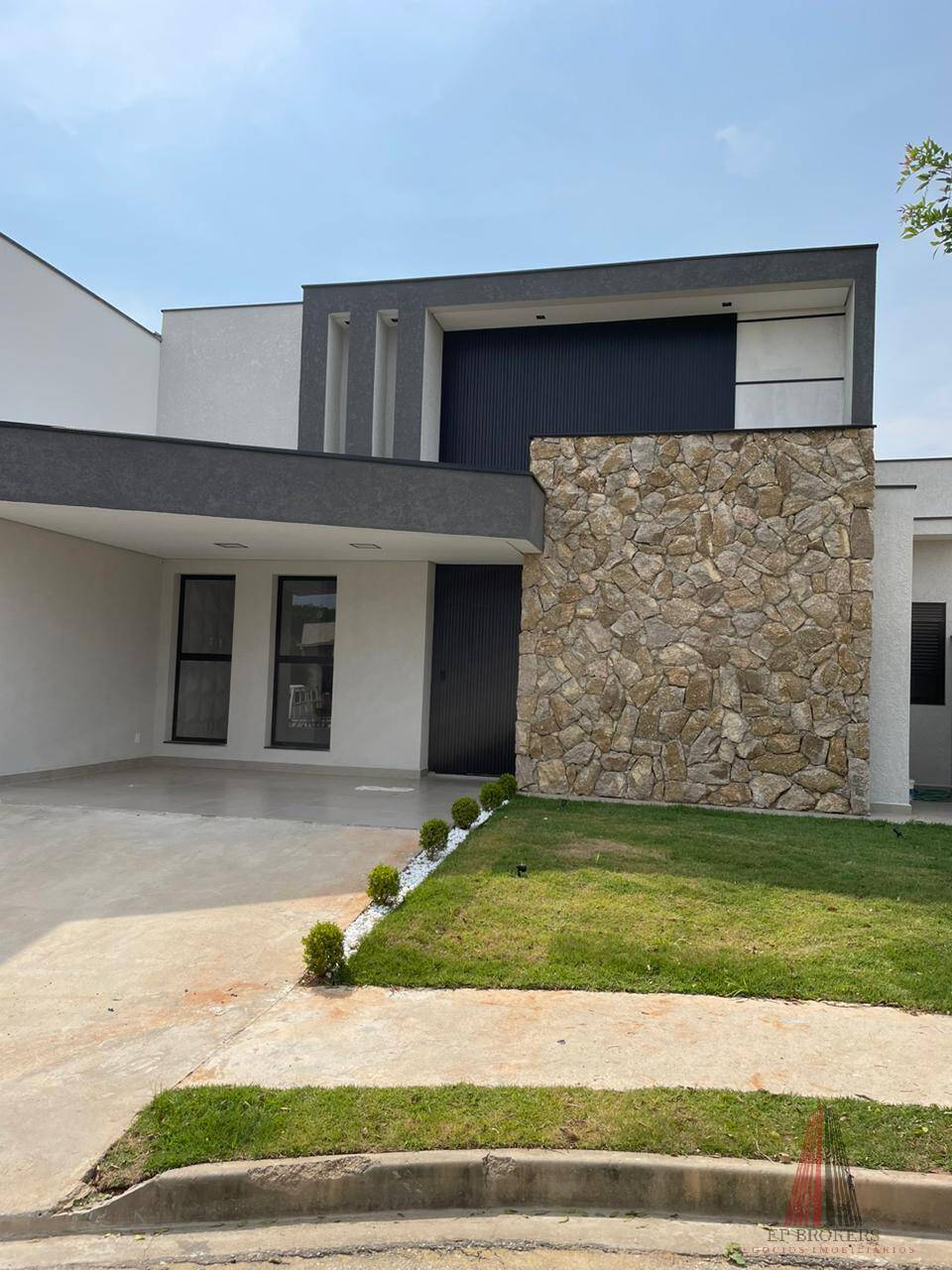 Casa à venda com 3 quartos, 111m² - Foto 2