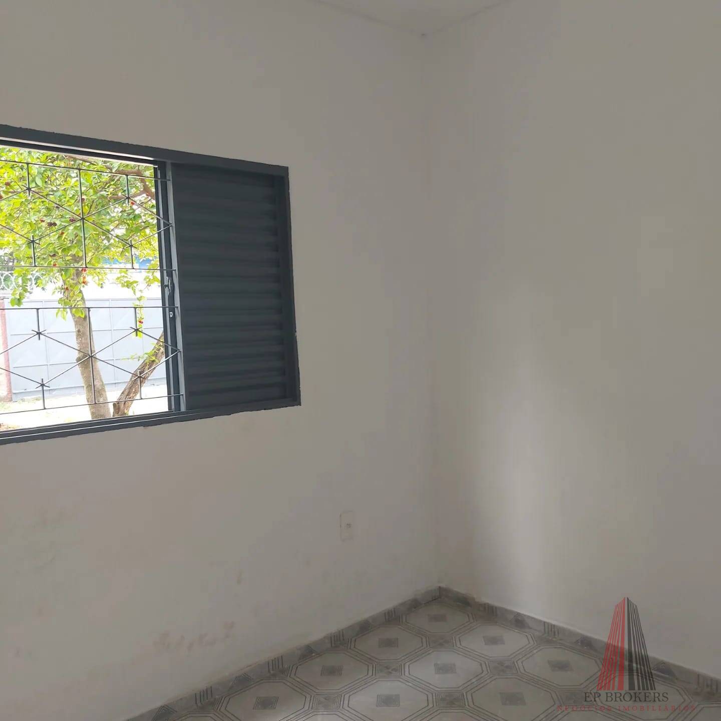 Casa à venda com 2 quartos, 120m² - Foto 2