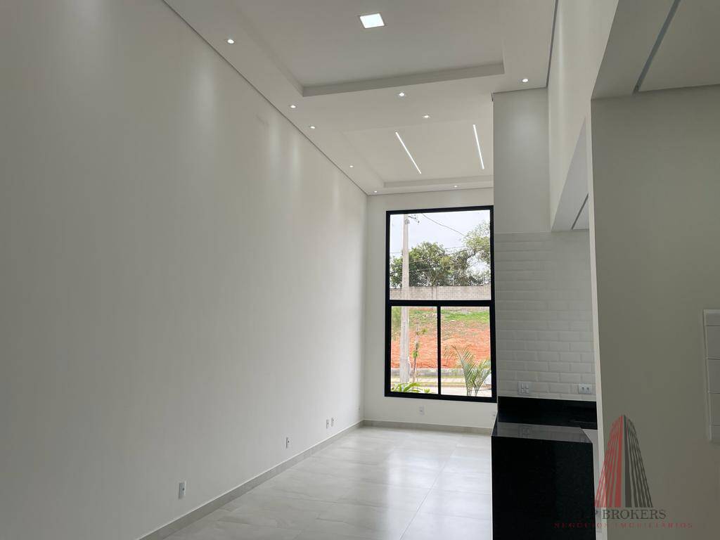 Casa à venda com 3 quartos, 200m² - Foto 2