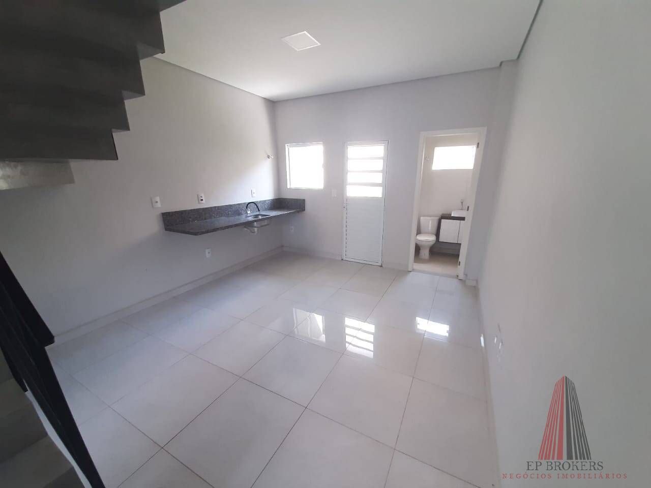 Casa à venda com 2 quartos, 82m² - Foto 4