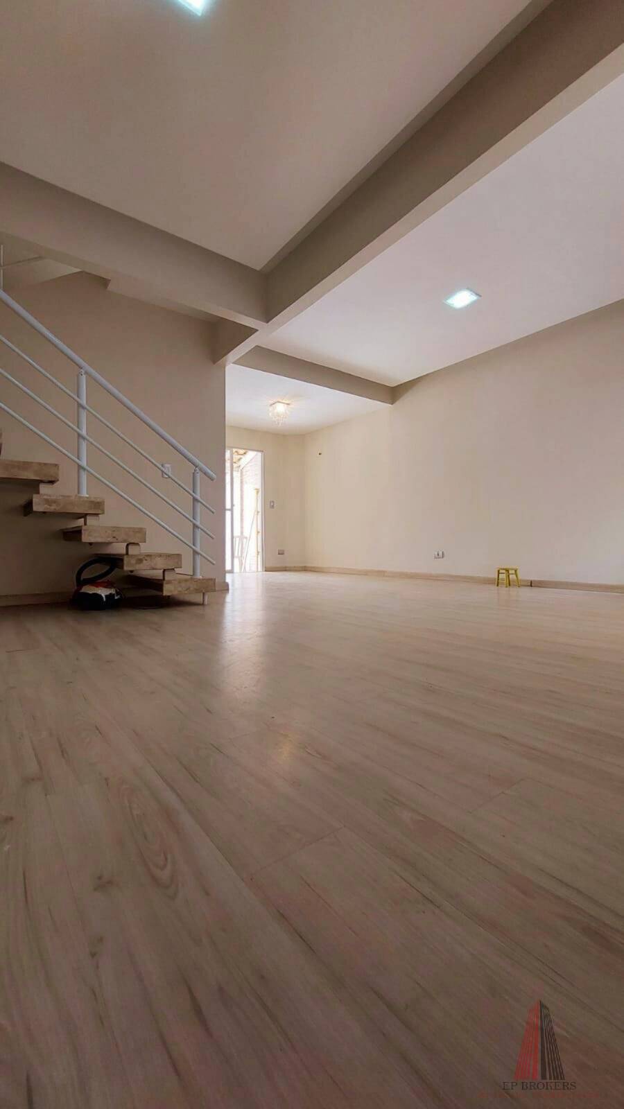 Casa à venda com 3 quartos, 94m² - Foto 4