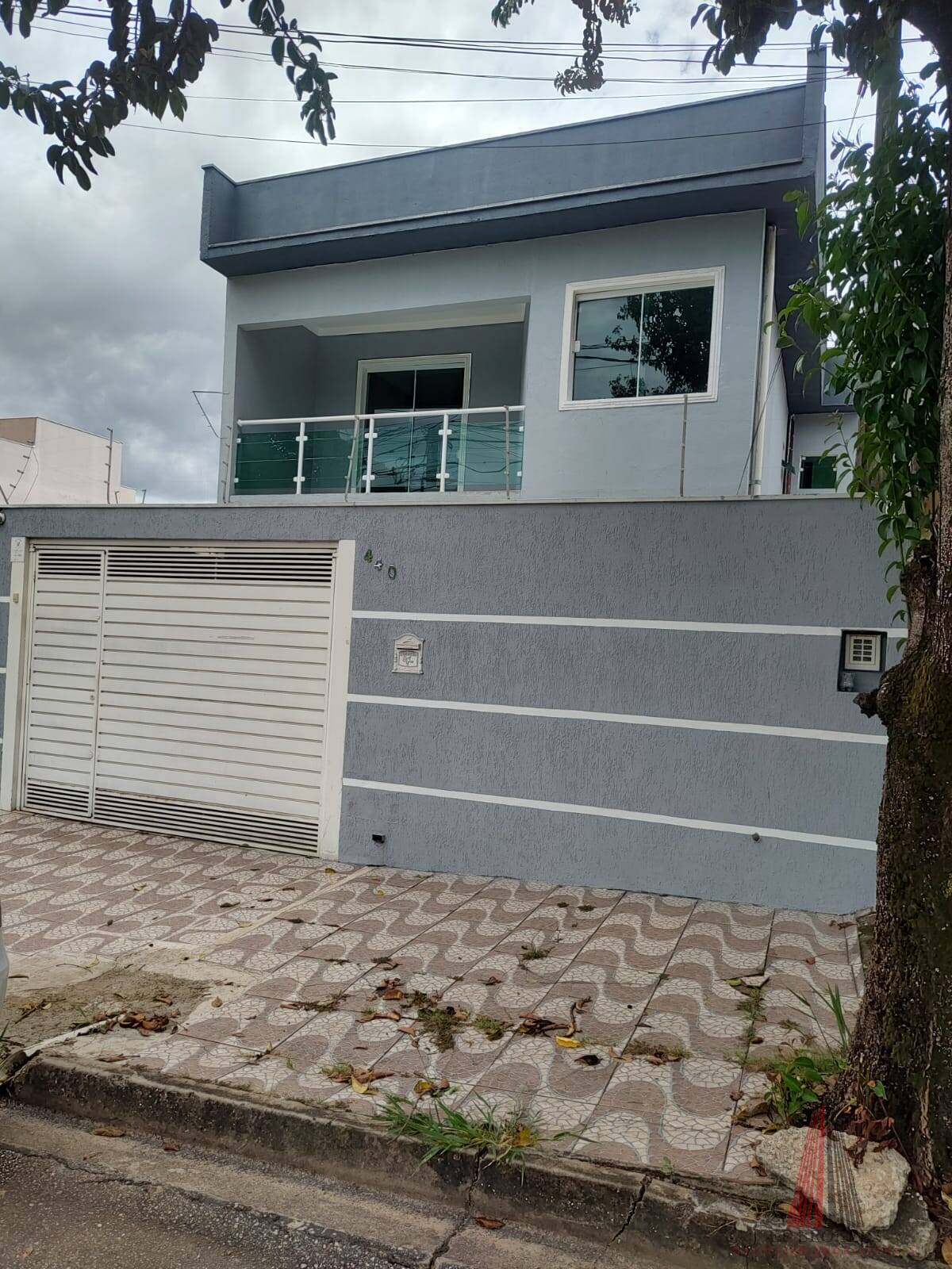 Casa à venda com 3 quartos, 184m² - Foto 1