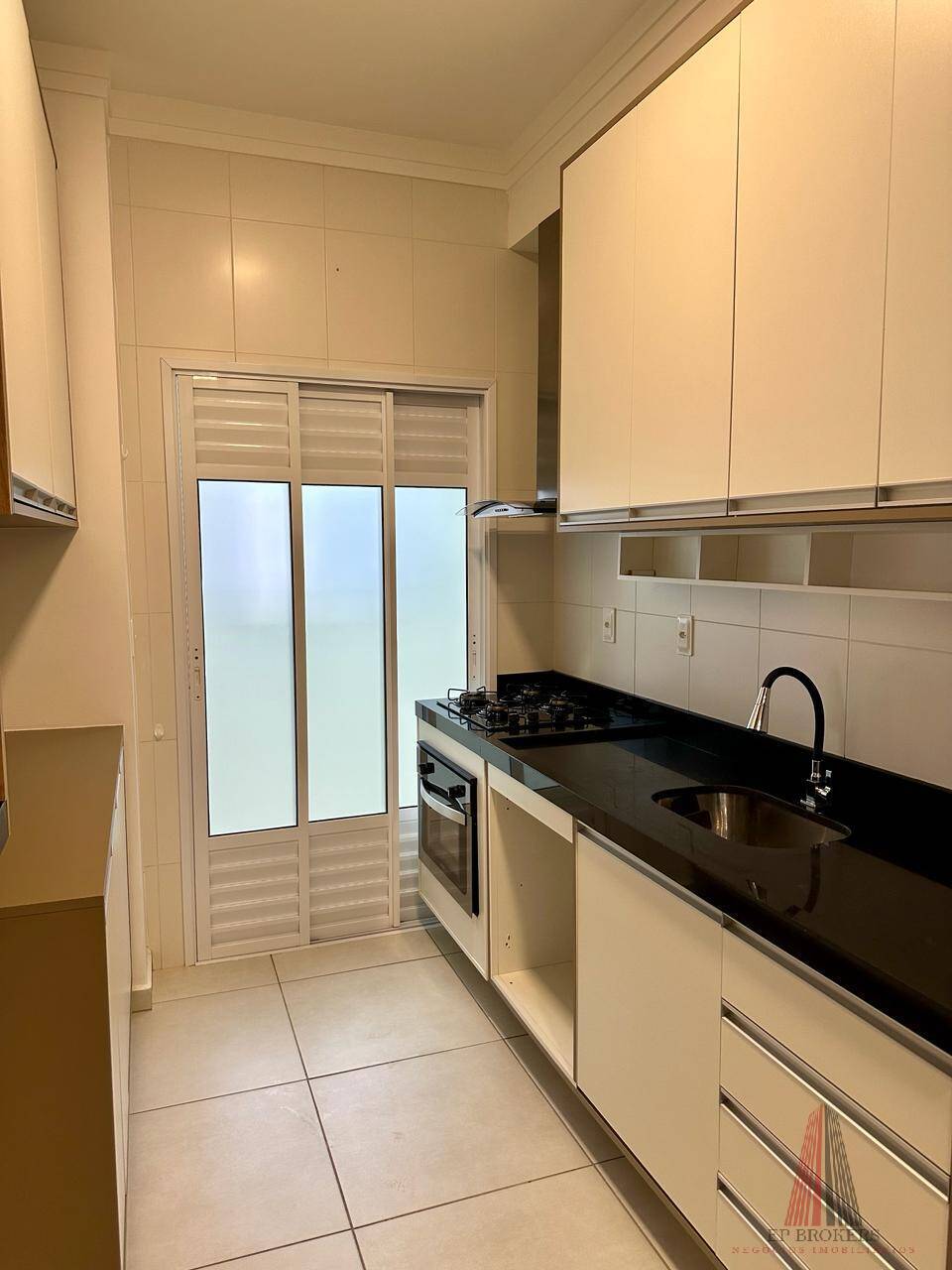 Apartamento à venda com 2 quartos, 85m² - Foto 9