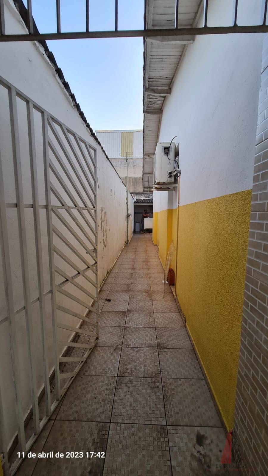 Casa à venda com 3 quartos, 240m² - Foto 6