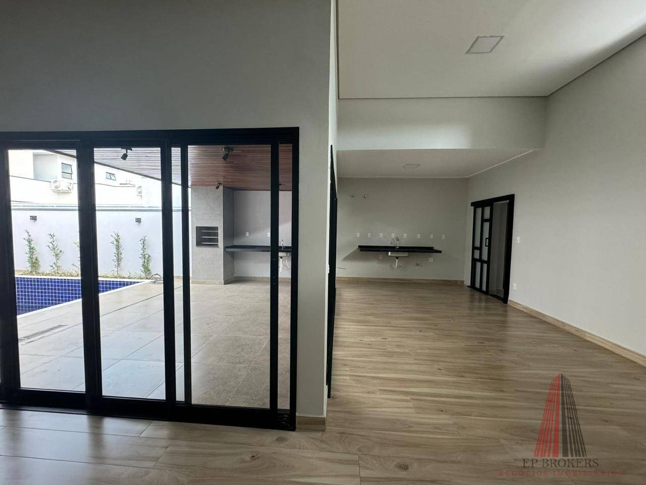 Casa à venda com 3 quartos, 185m² - Foto 4