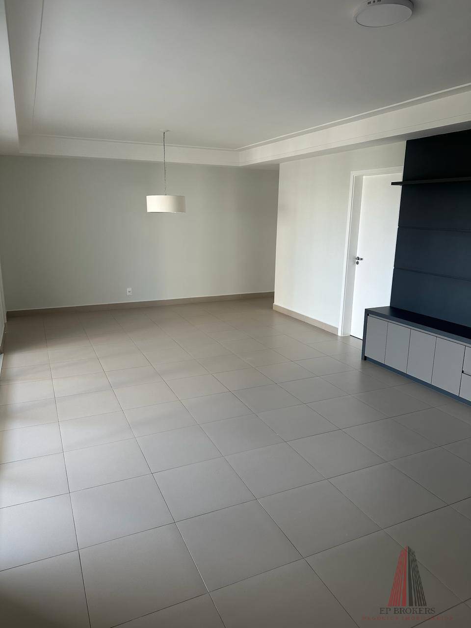 Apartamento à venda com 3 quartos, 125m² - Foto 2