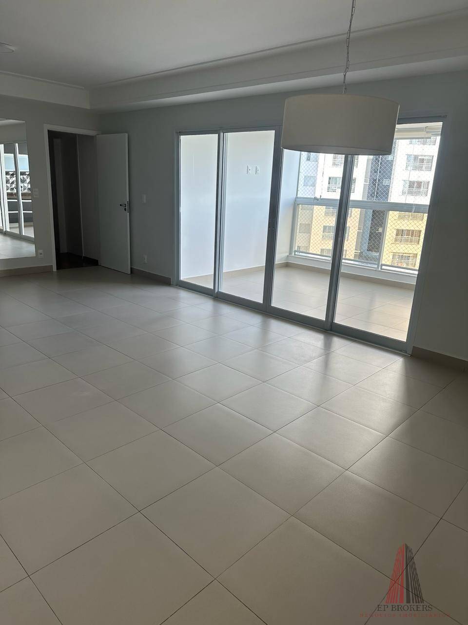 Apartamento à venda com 3 quartos, 125m² - Foto 4