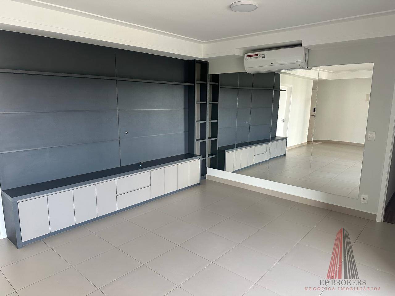 Apartamento à venda com 3 quartos, 125m² - Foto 3