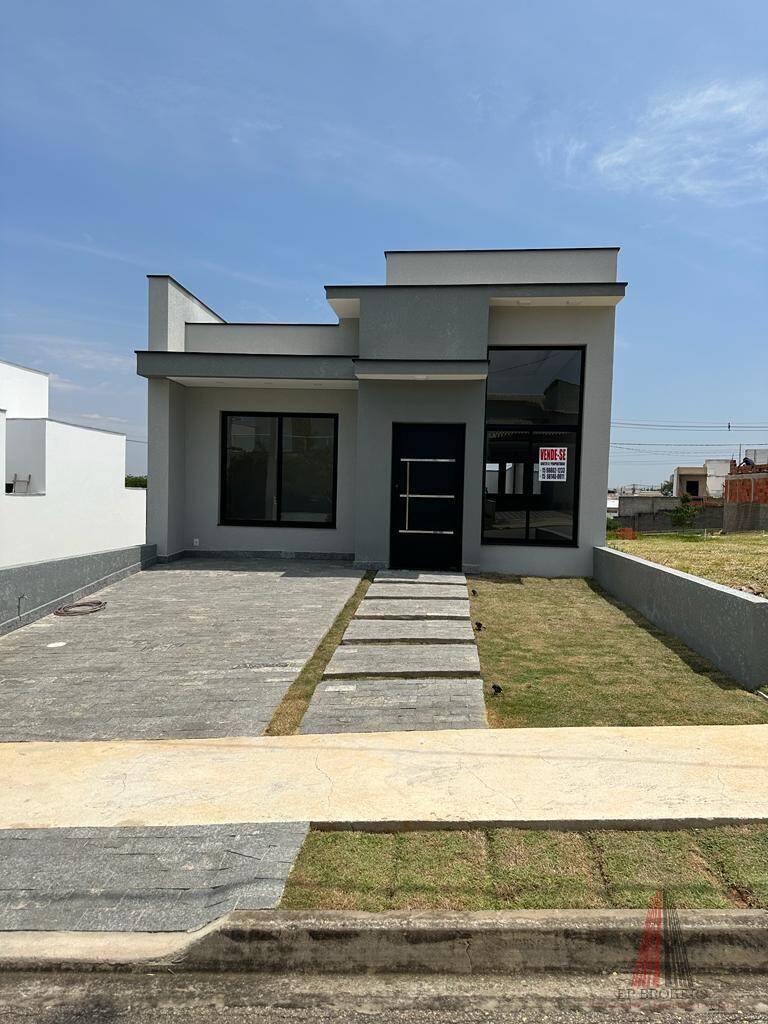 Casa à venda com 3 quartos, 105m² - Foto 1