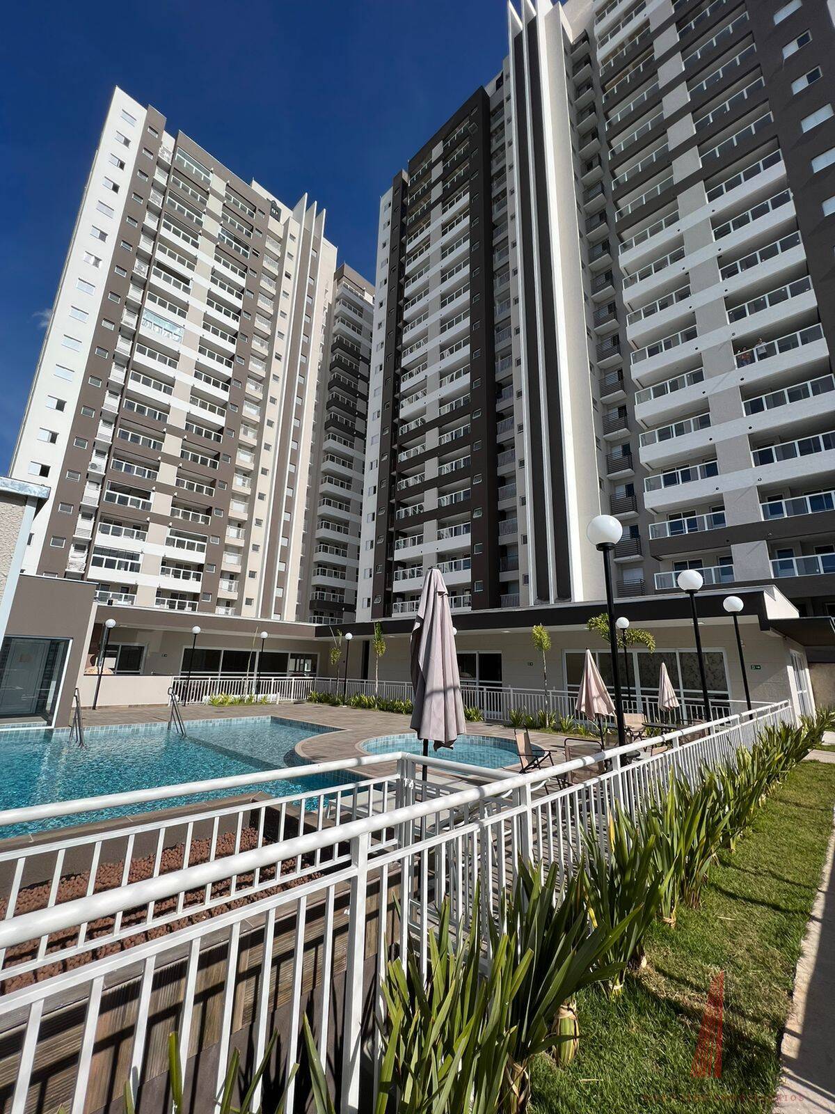 Apartamento à venda com 2 quartos, 61m² - Foto 4