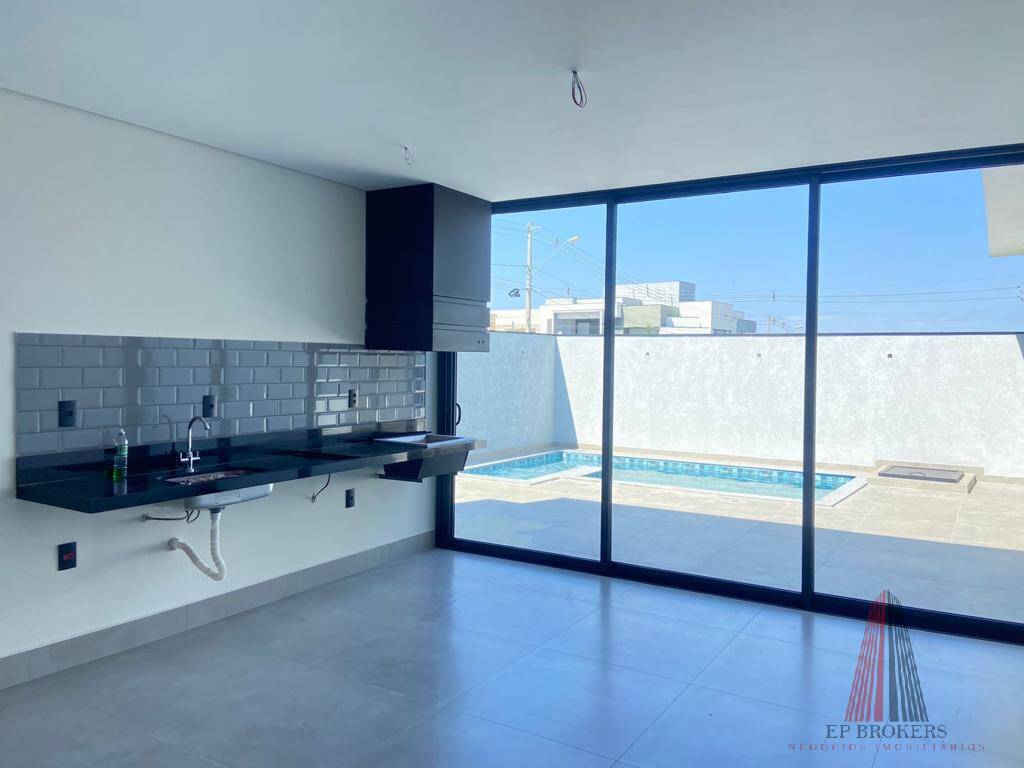 Casa à venda com 3 quartos, 234m² - Foto 9