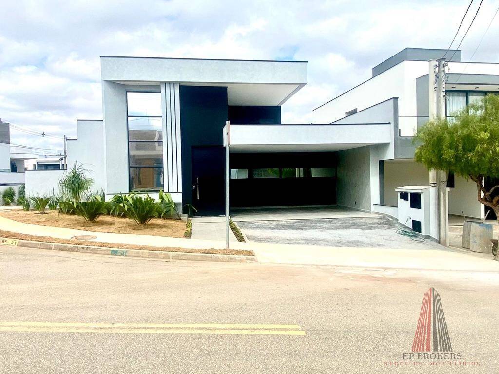 Casa à venda com 3 quartos, 234m² - Foto 1