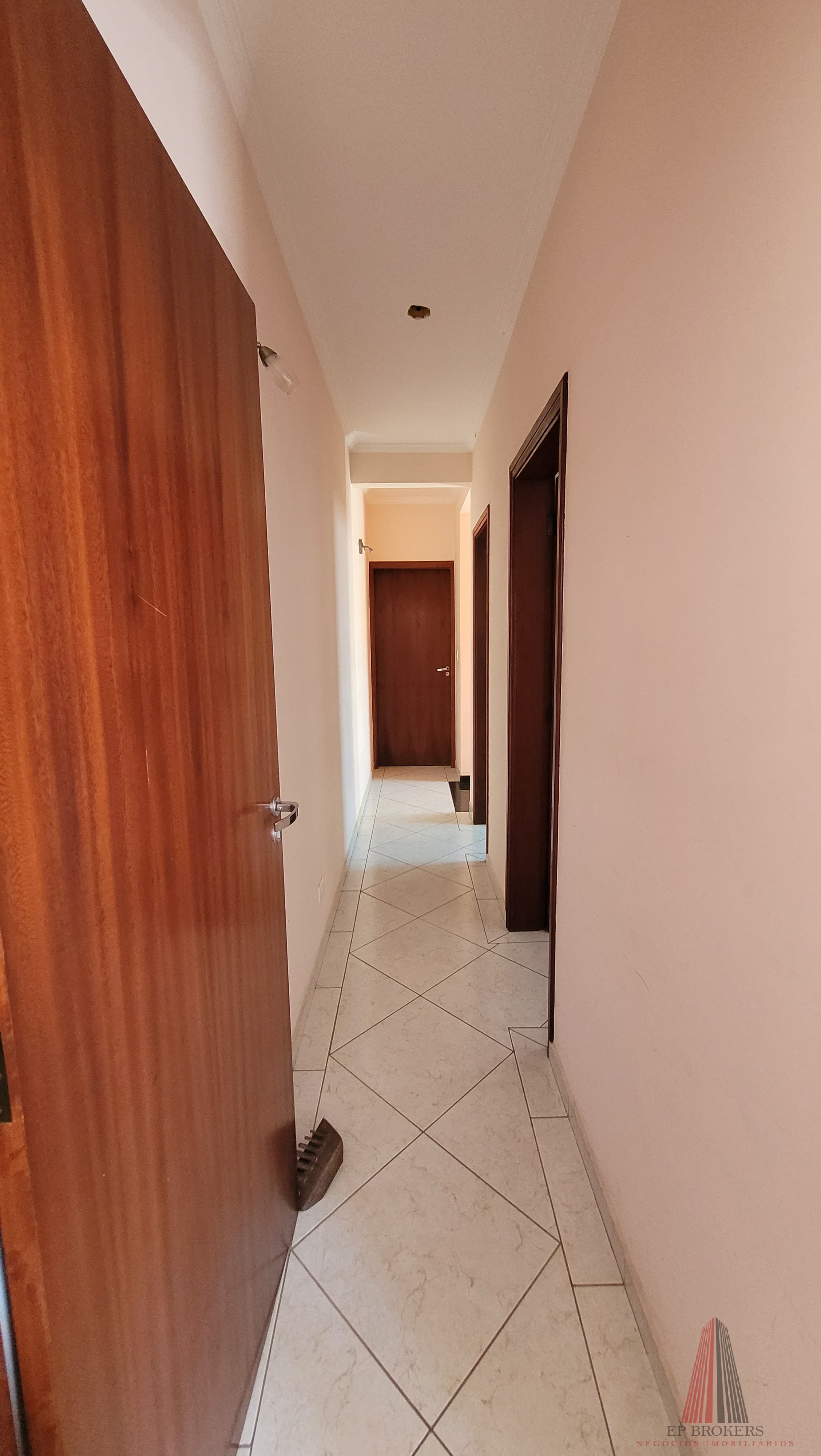 Casa à venda com 3 quartos, 245m² - Foto 9