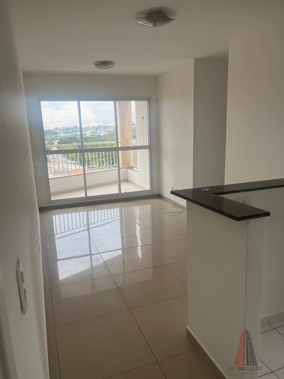 Apartamento à venda com 3 quartos, 93m² - Foto 2