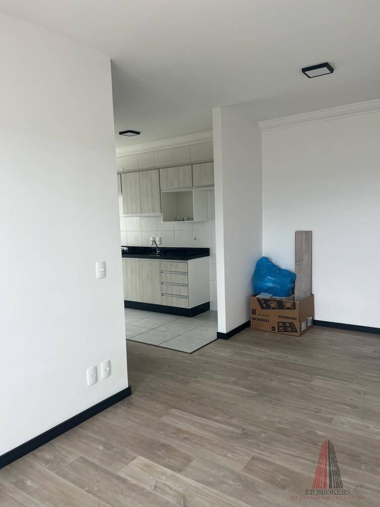 Apartamento à venda com 2 quartos, 62m² - Foto 3