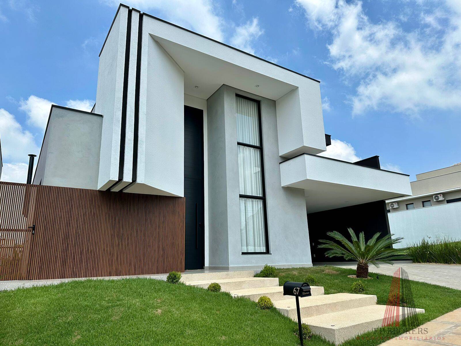 Casa de Condomínio à venda com 3 quartos, 220m² - Foto 2