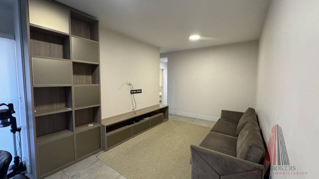 Apartamento à venda com 3 quartos, 72m² - Foto 1