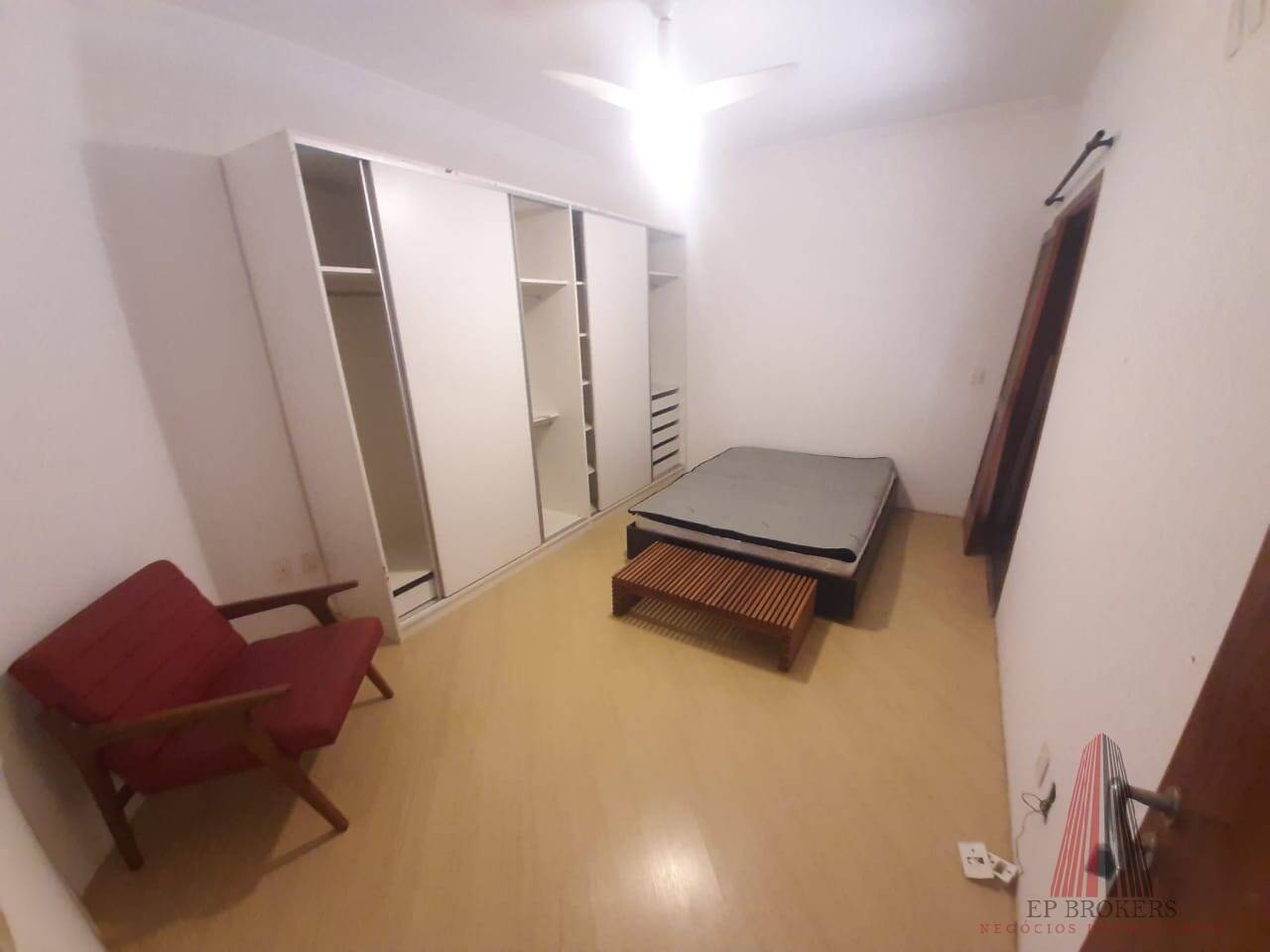 Casa à venda com 4 quartos, 440m² - Foto 12