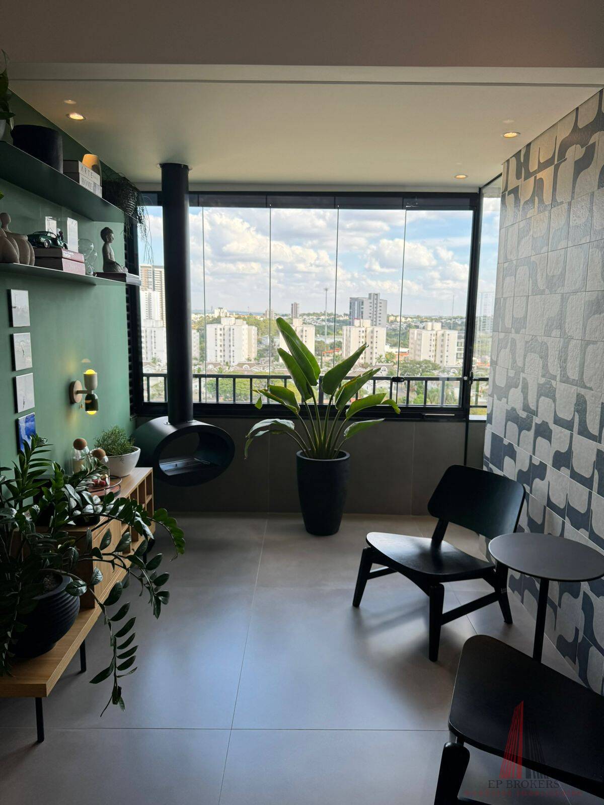 Apartamento à venda com 2 quartos, 70m² - Foto 1