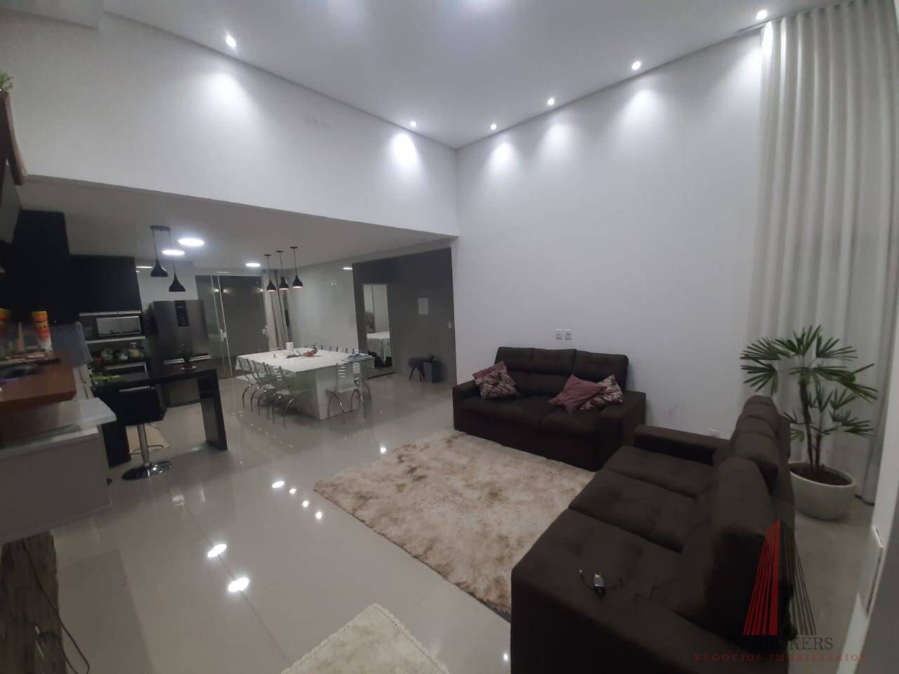 Casa à venda com 3 quartos, 110m² - Foto 3