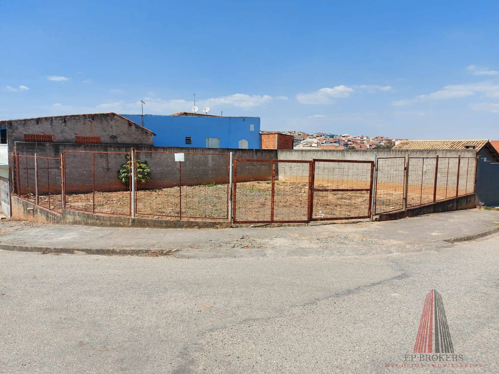 Terreno à venda, 300m² - Foto 1