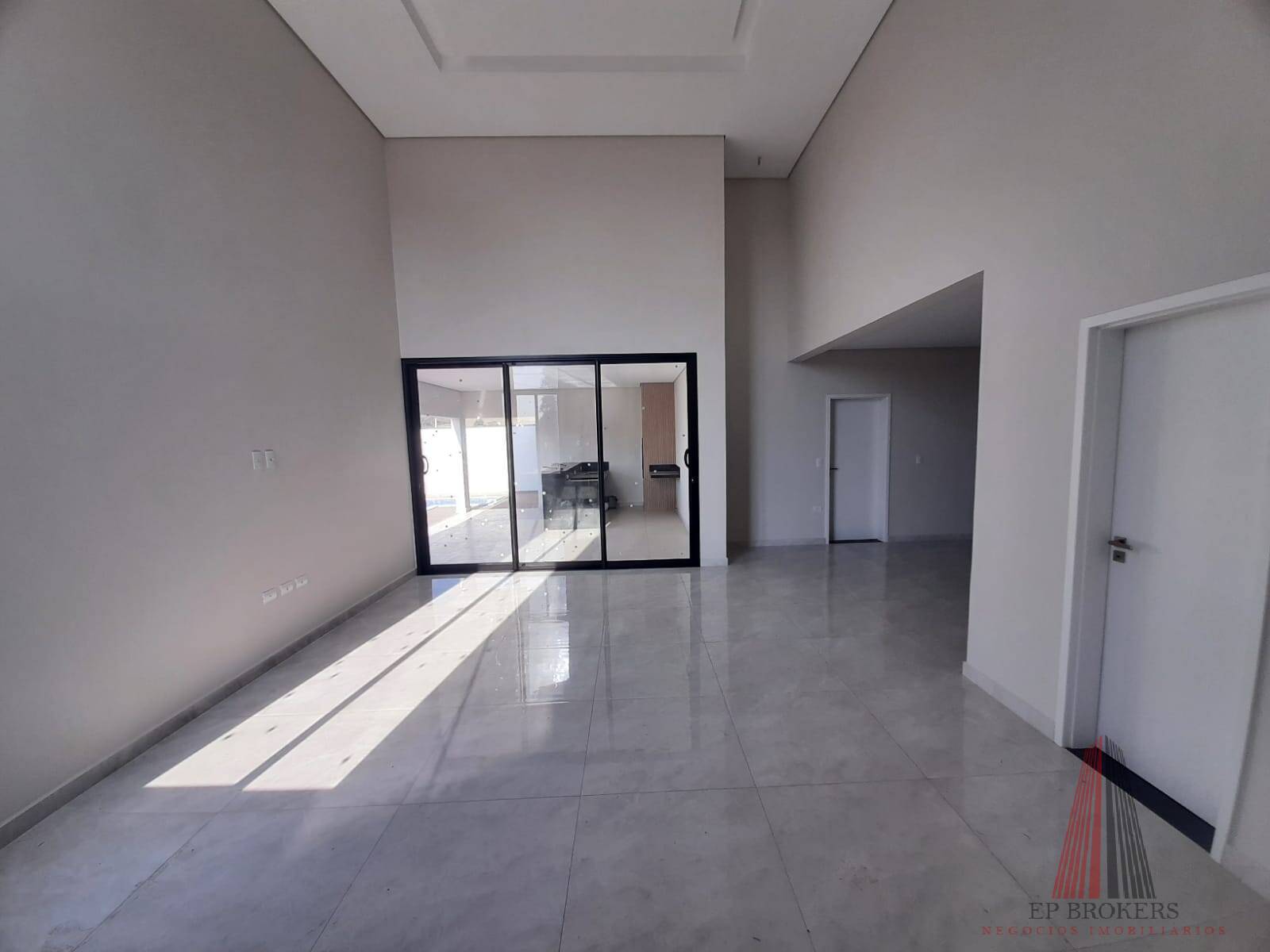 Casa de Condomínio à venda com 3 quartos, 250m² - Foto 6