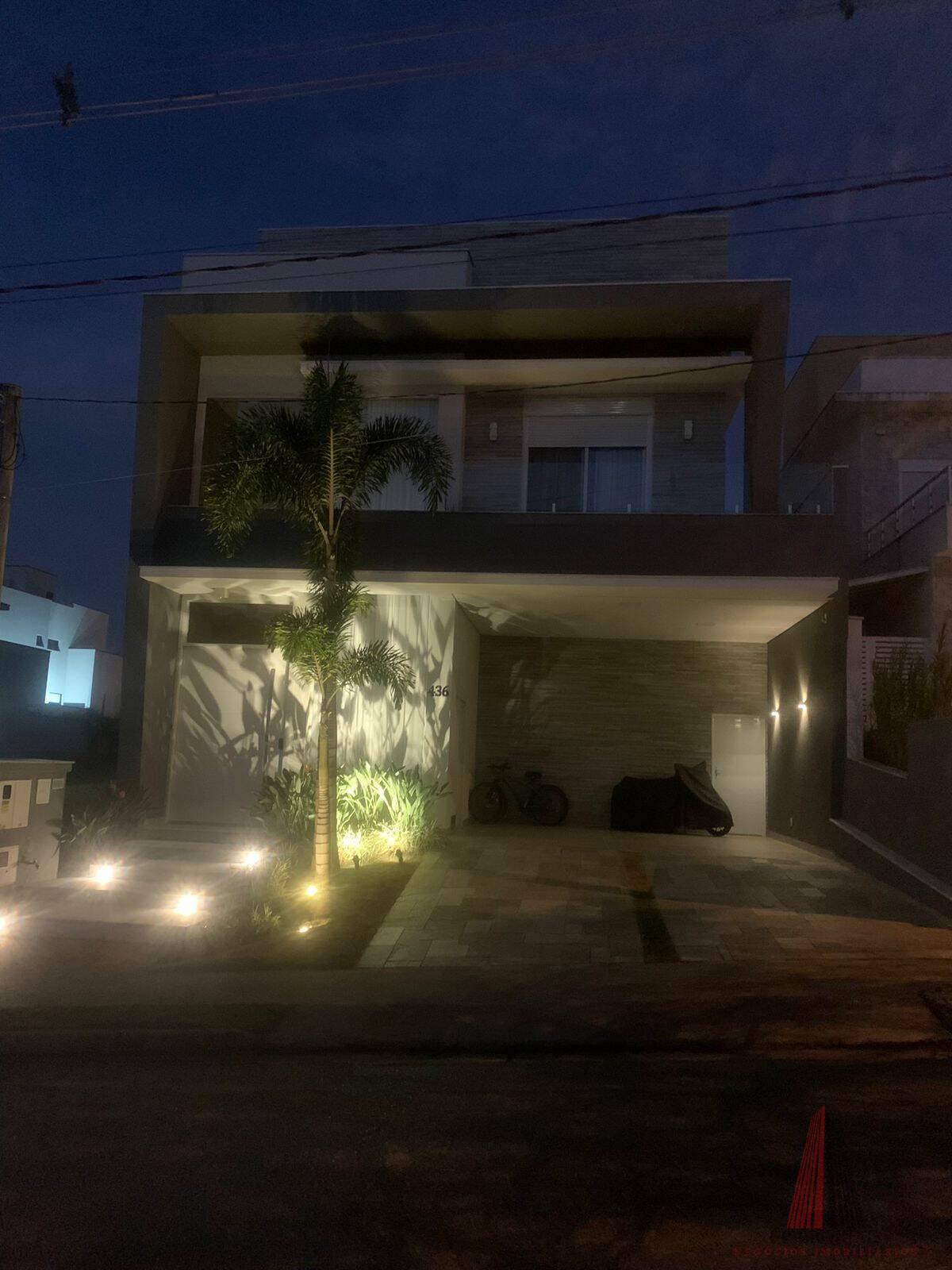 Casa de Condomínio à venda com 3 quartos, 306m² - Foto 1