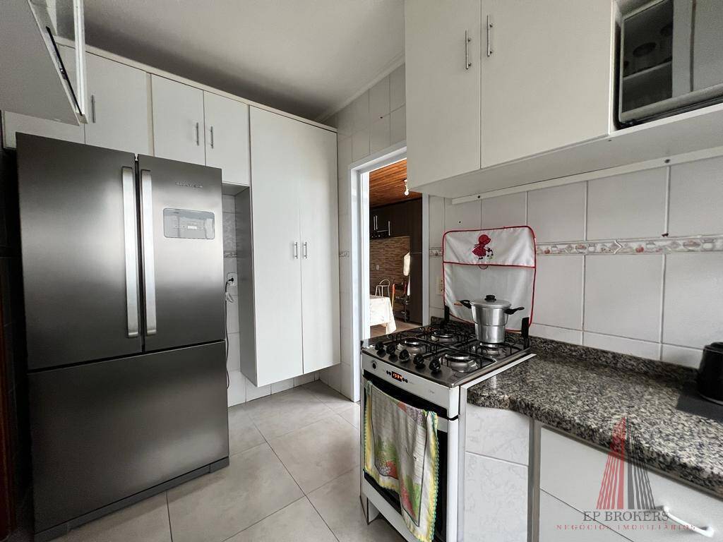 Casa à venda com 3 quartos, 190m² - Foto 4