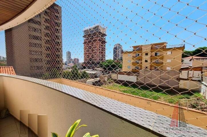 Apartamento à venda com 2 quartos, 67m² - Foto 3