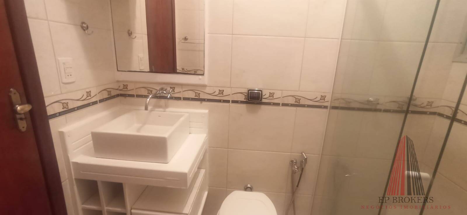 Apartamento à venda com 3 quartos, 176m² - Foto 9