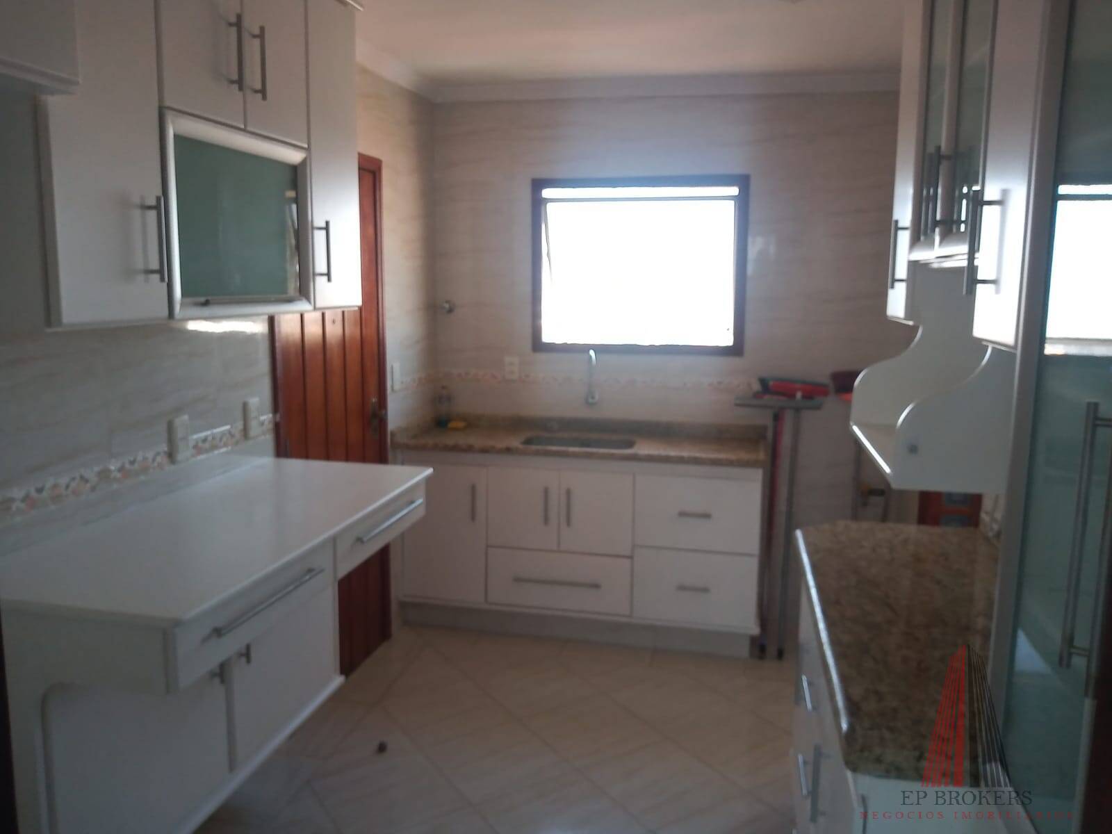 Apartamento à venda com 3 quartos, 176m² - Foto 14