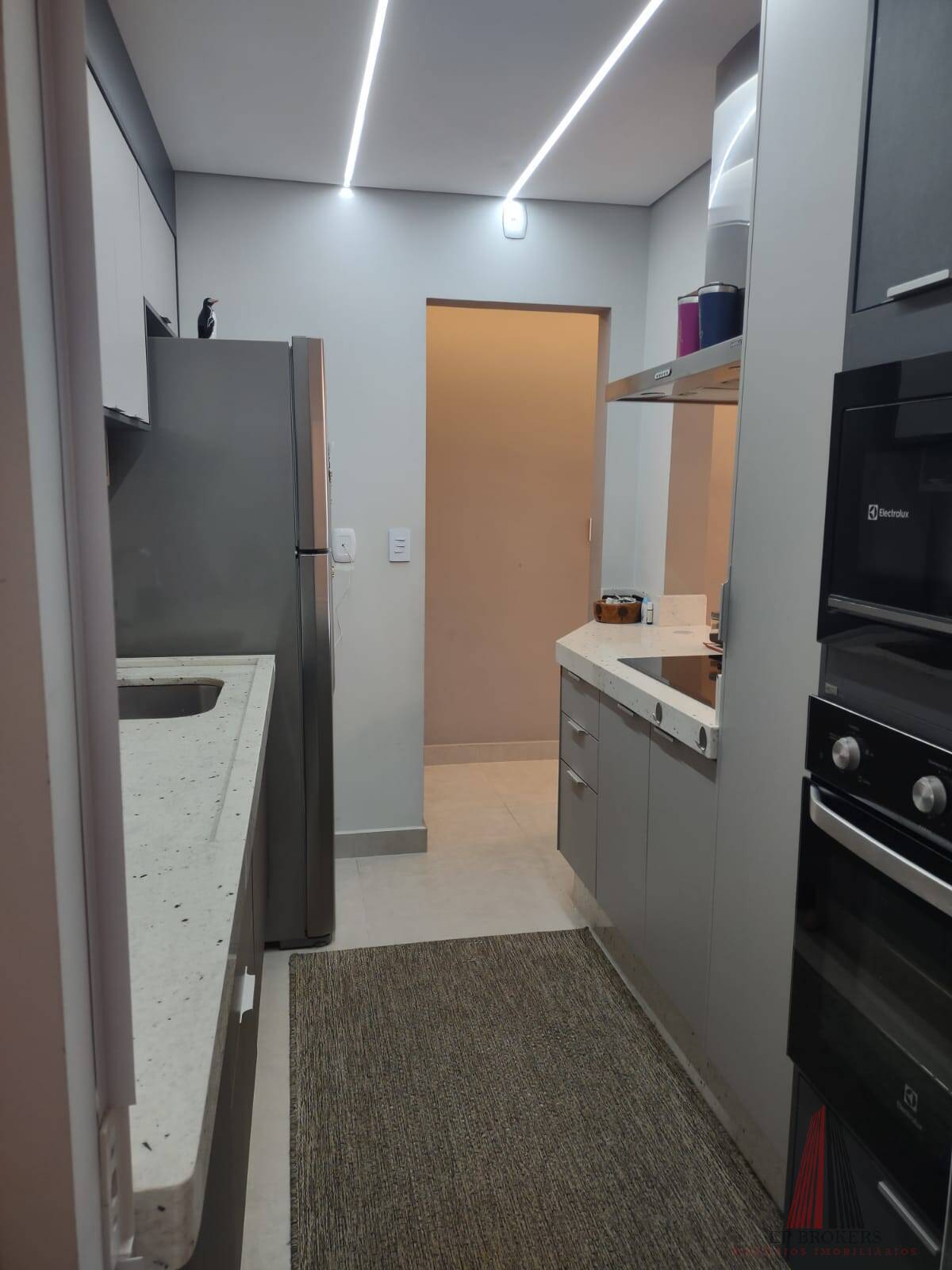 Apartamento à venda com 3 quartos, 80m² - Foto 9