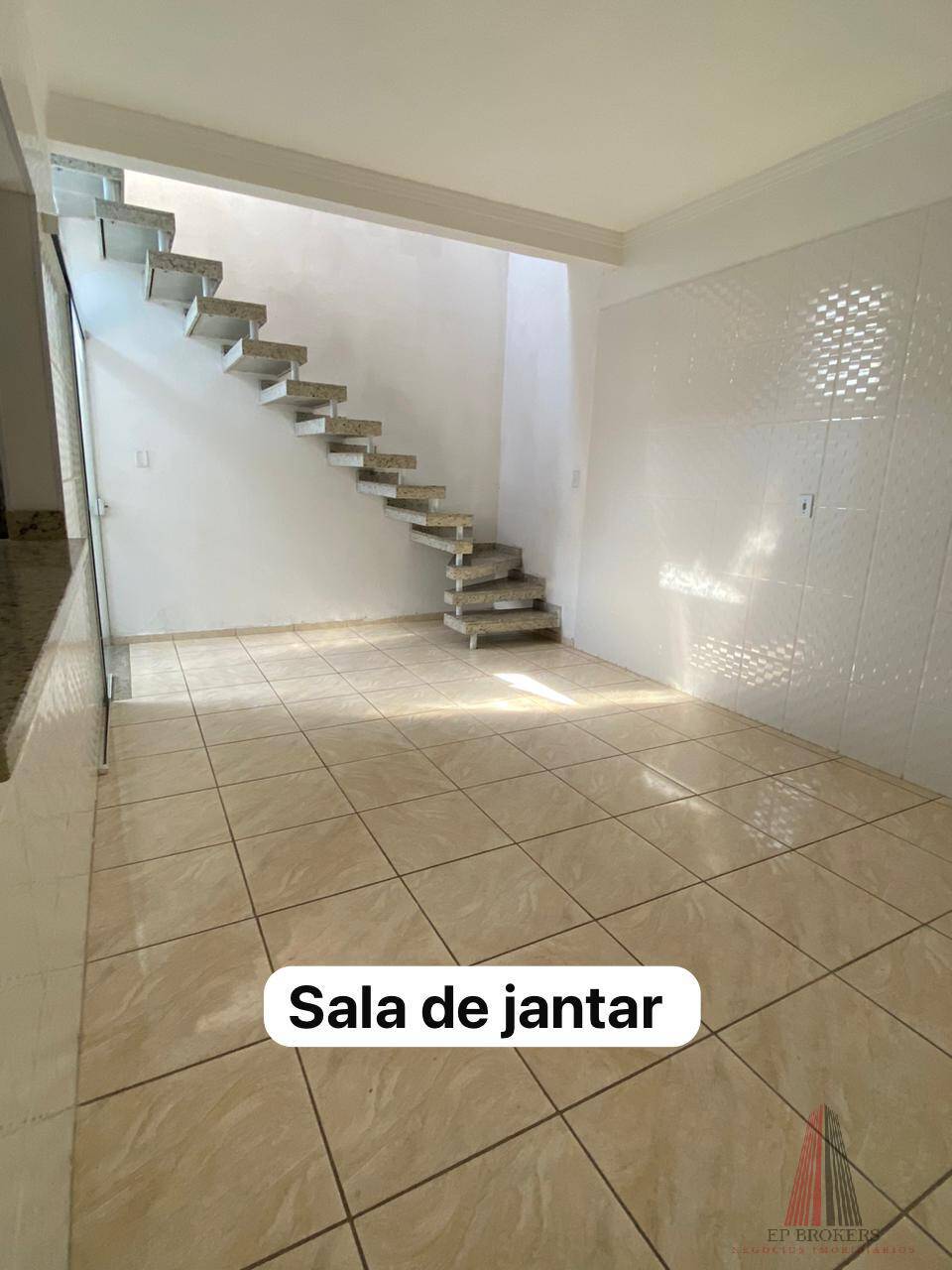 Casa à venda com 3 quartos, 119m² - Foto 2