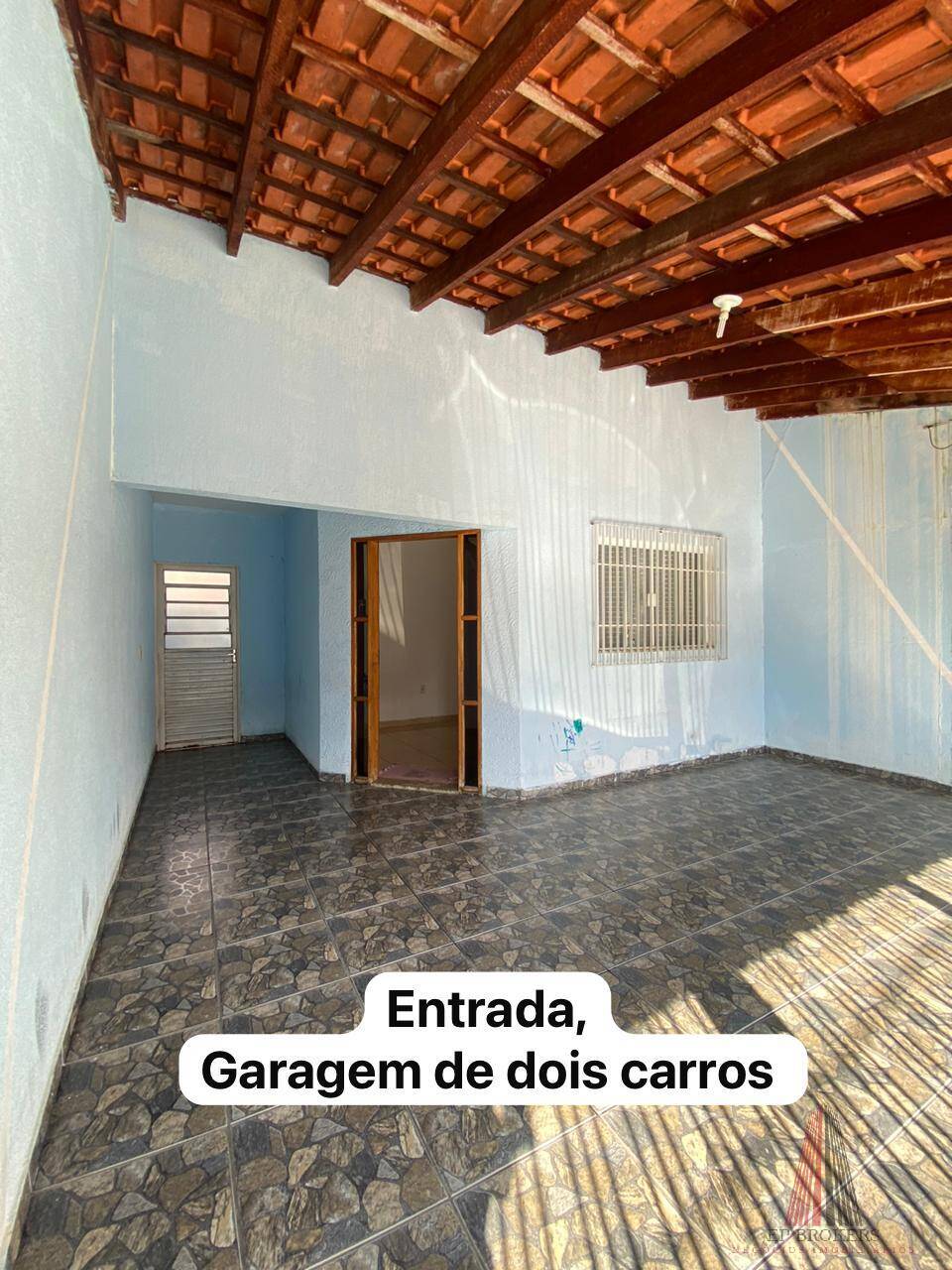 Casa à venda com 3 quartos, 119m² - Foto 1