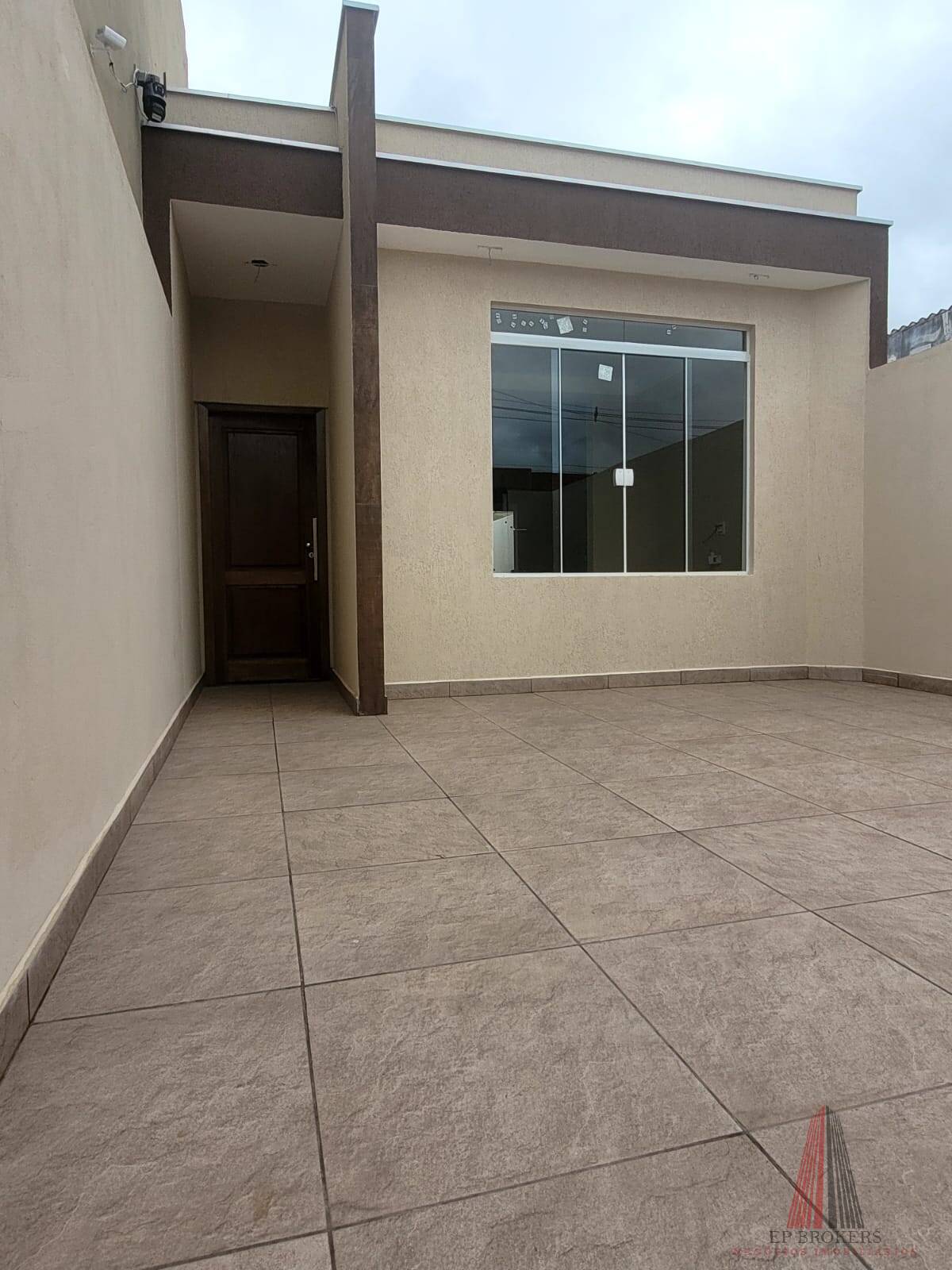 Casa à venda com 2 quartos, 69m² - Foto 1