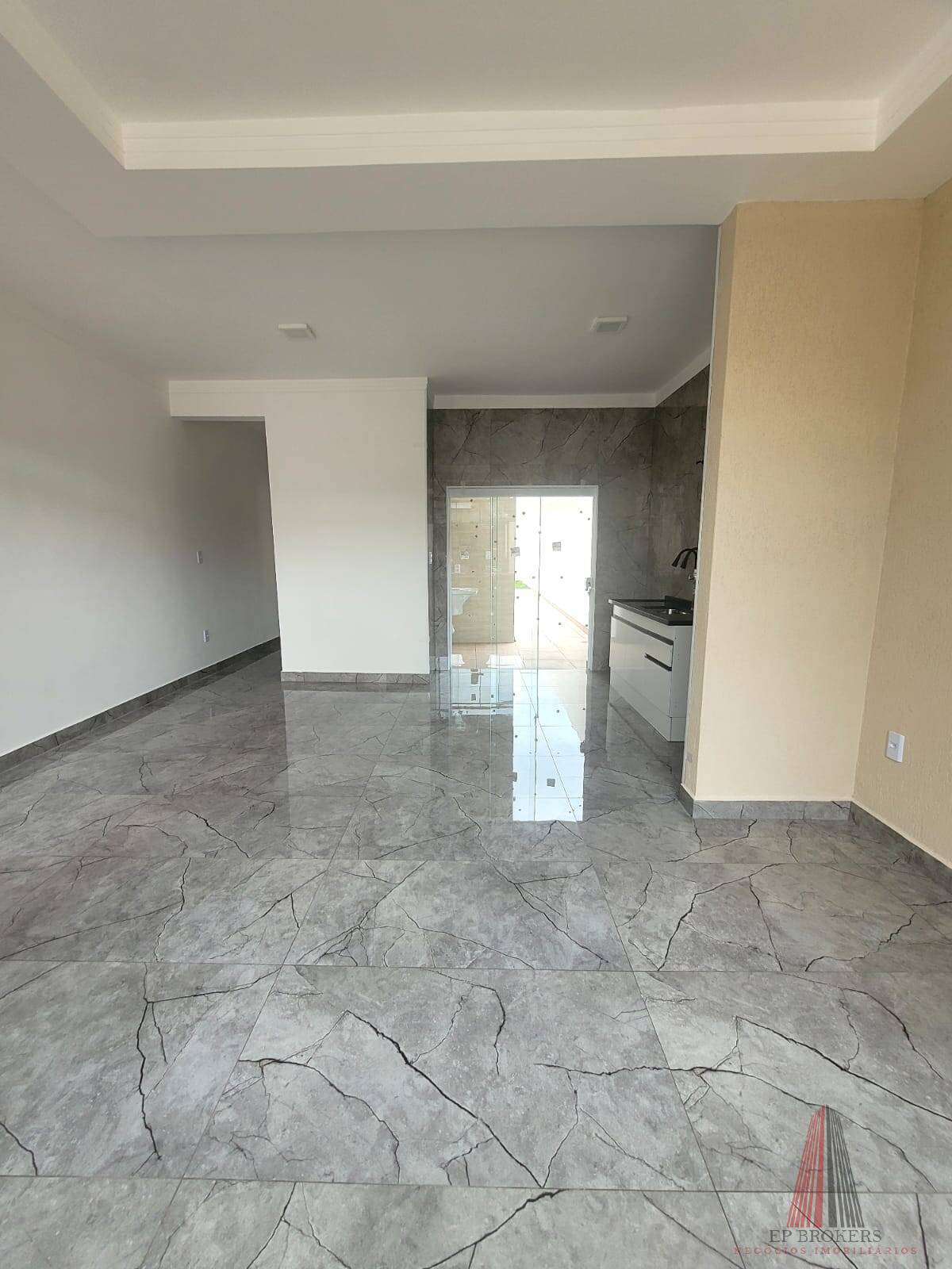 Casa à venda com 2 quartos, 69m² - Foto 2