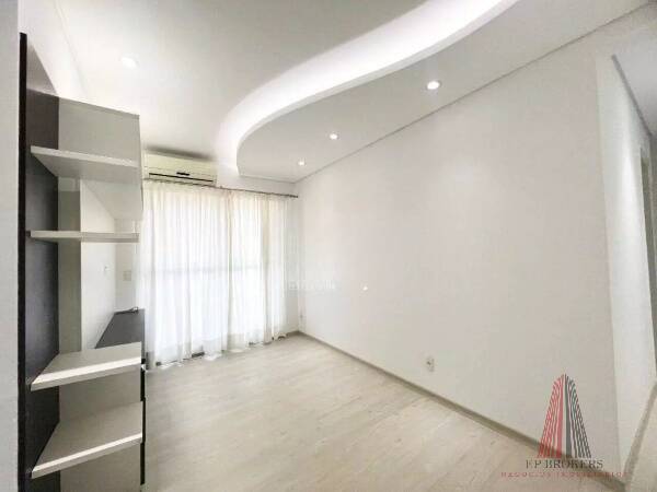 Apartamento à venda com 2 quartos, 53m² - Foto 3