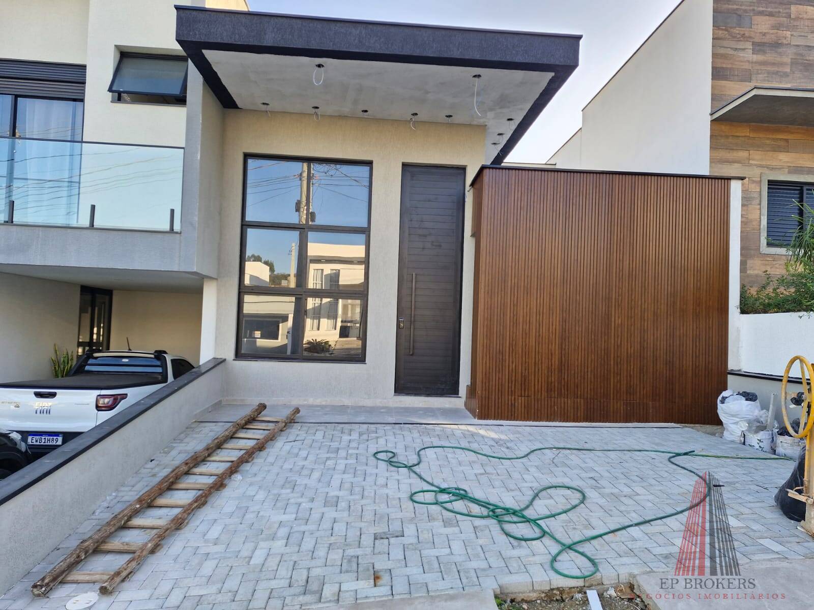 Casa à venda com 3 quartos, 117m² - Foto 2