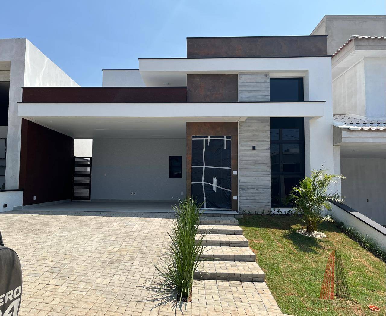 Casa à venda com 3 quartos, 144m² - Foto 1