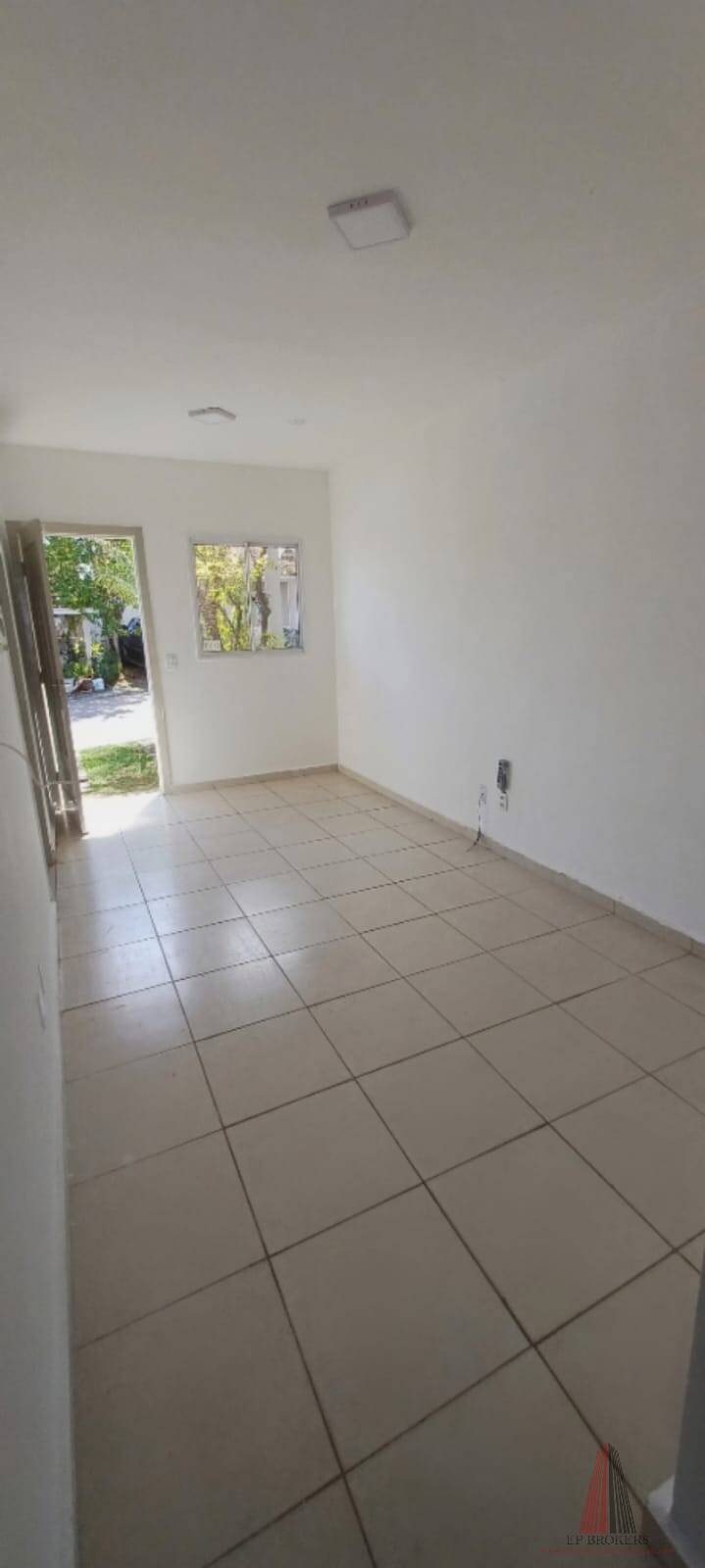 Casa à venda com 2 quartos, 48m² - Foto 3