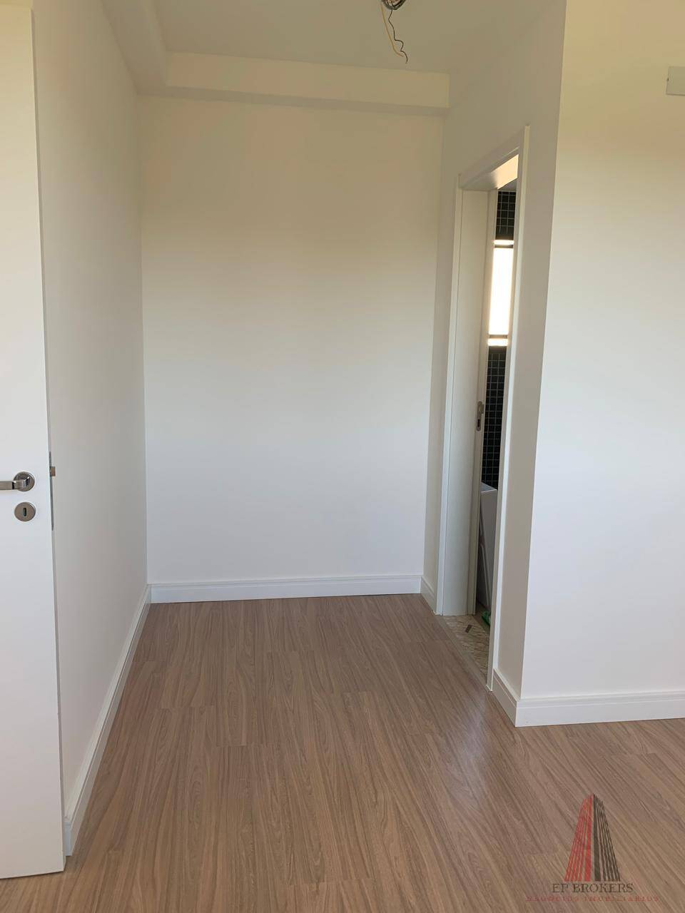 Apartamento à venda com 2 quartos, 67m² - Foto 4