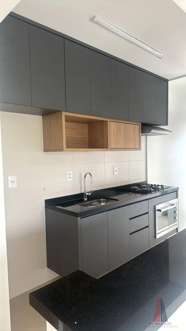 Apartamento à venda com 2 quartos, 67m² - Foto 2