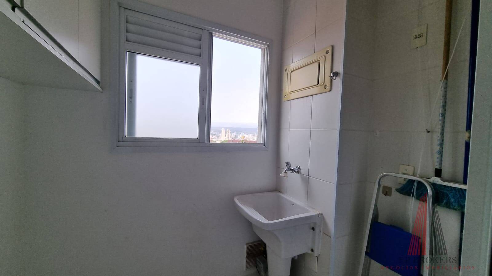 Apartamento à venda com 2 quartos, 62m² - Foto 23